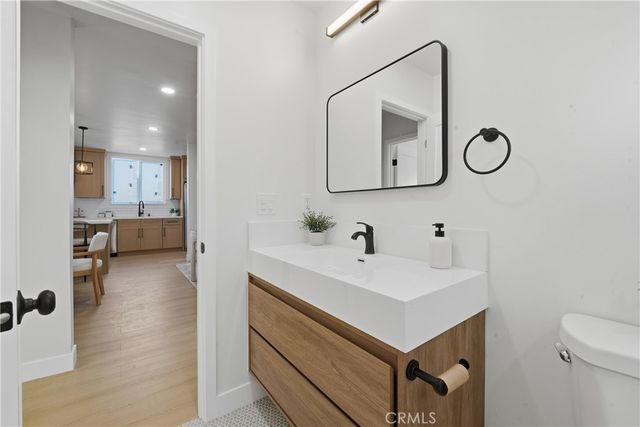 5814 Arlington, Los Angeles, CA 90043