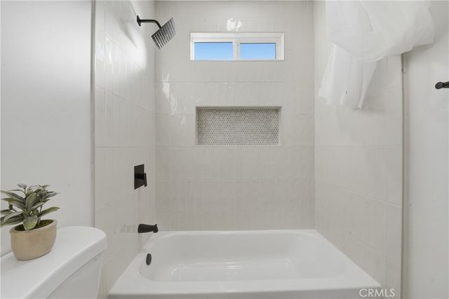 5814 Arlington, Los Angeles, CA 90043