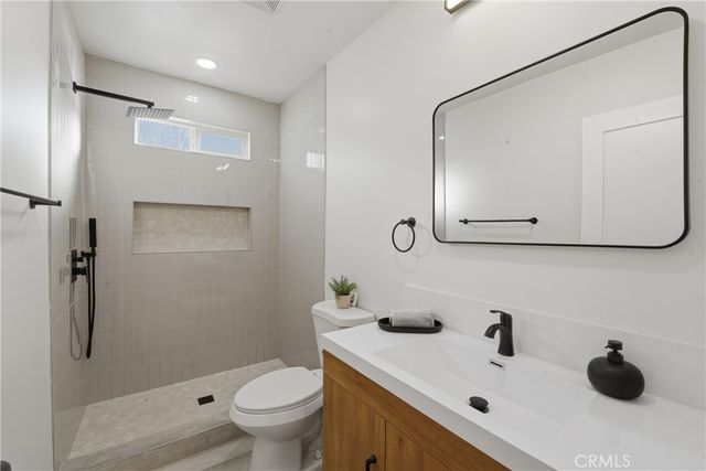 5814 Arlington, Los Angeles, CA 90043