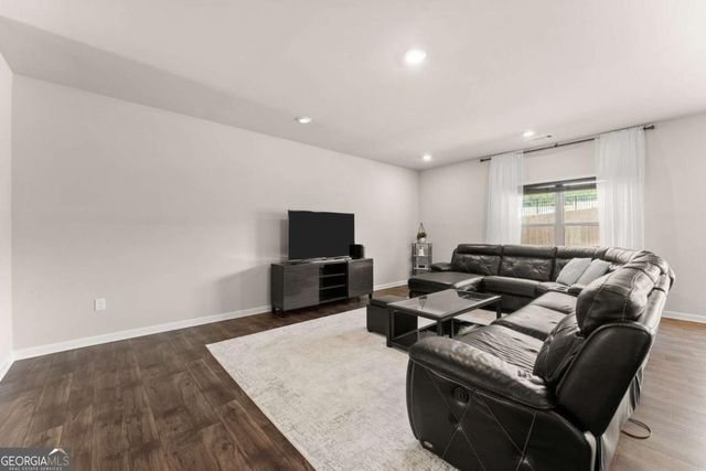 88 Auburn Crossing Drive, Auburn, GA 30011