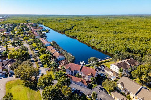 278 Newport DR 206, Naples, FL 34114