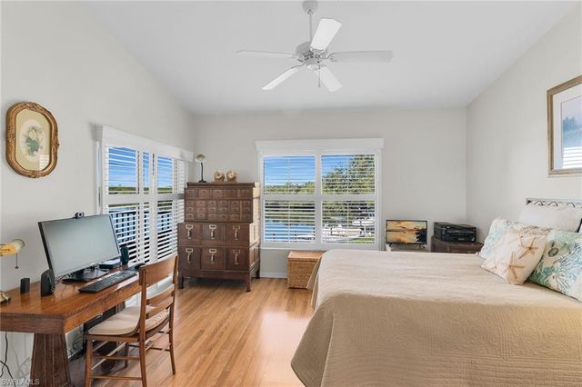 278 Newport DR 206, Naples, FL 34114