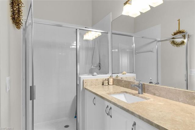 278 Newport DR 206, Naples, FL 34114