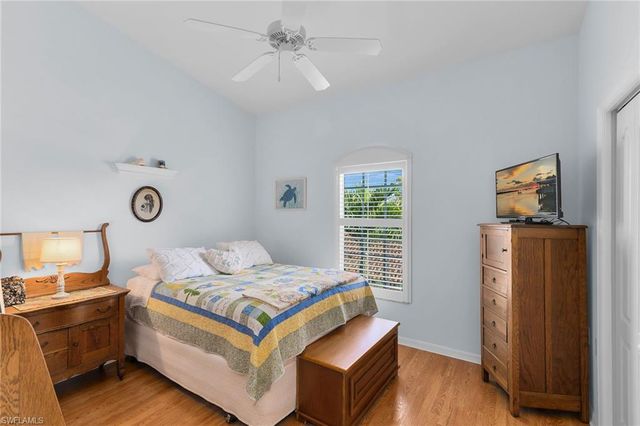 278 Newport DR 206, Naples, FL 34114