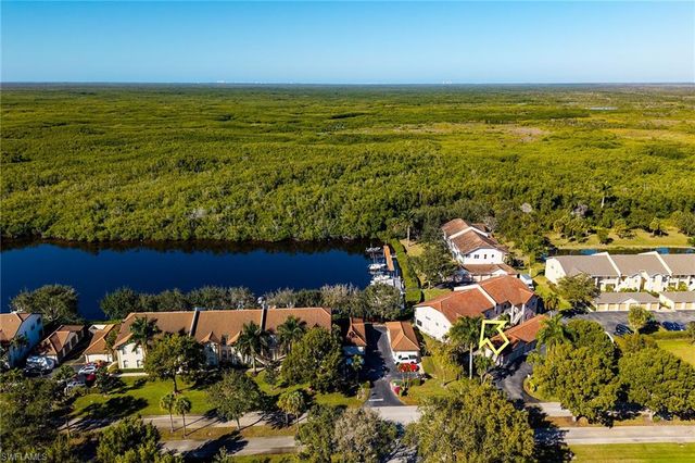 278 Newport DR 206, Naples, FL 34114