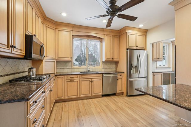 60 Stephens Road, Tappan, NY 10983