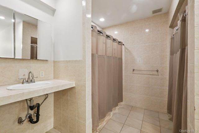 60 Stephens Road, Tappan, NY 10983