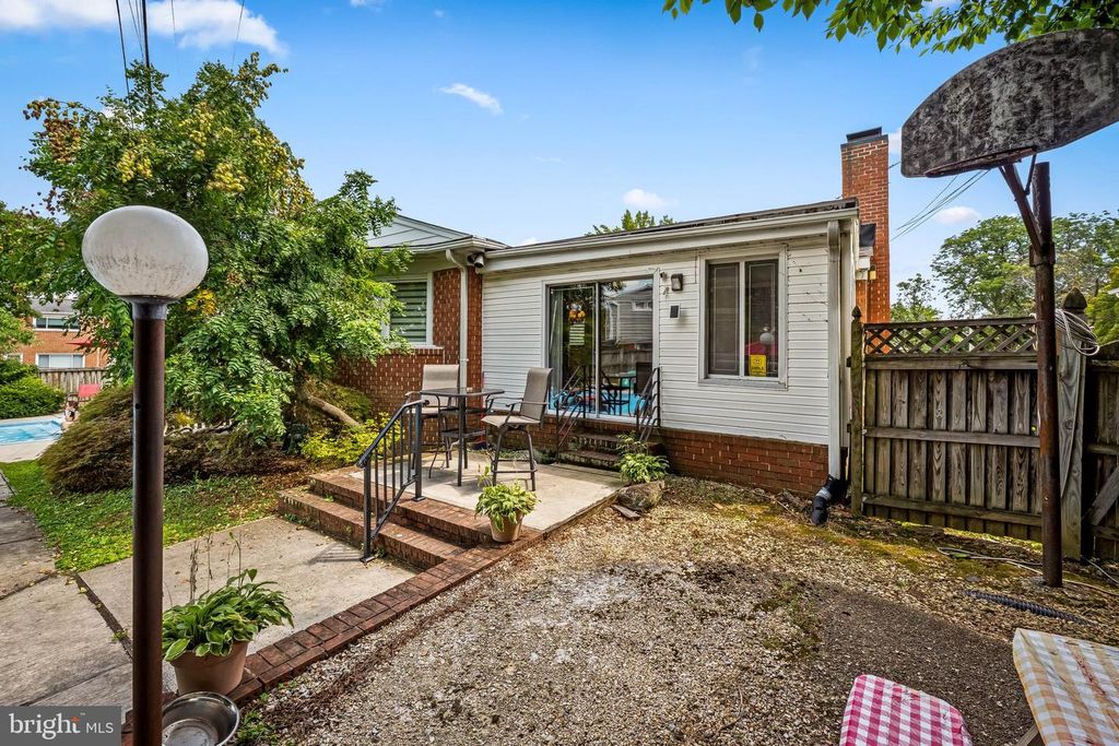 2506 SHELLEYDALE DR, Baltimore, MD 21209