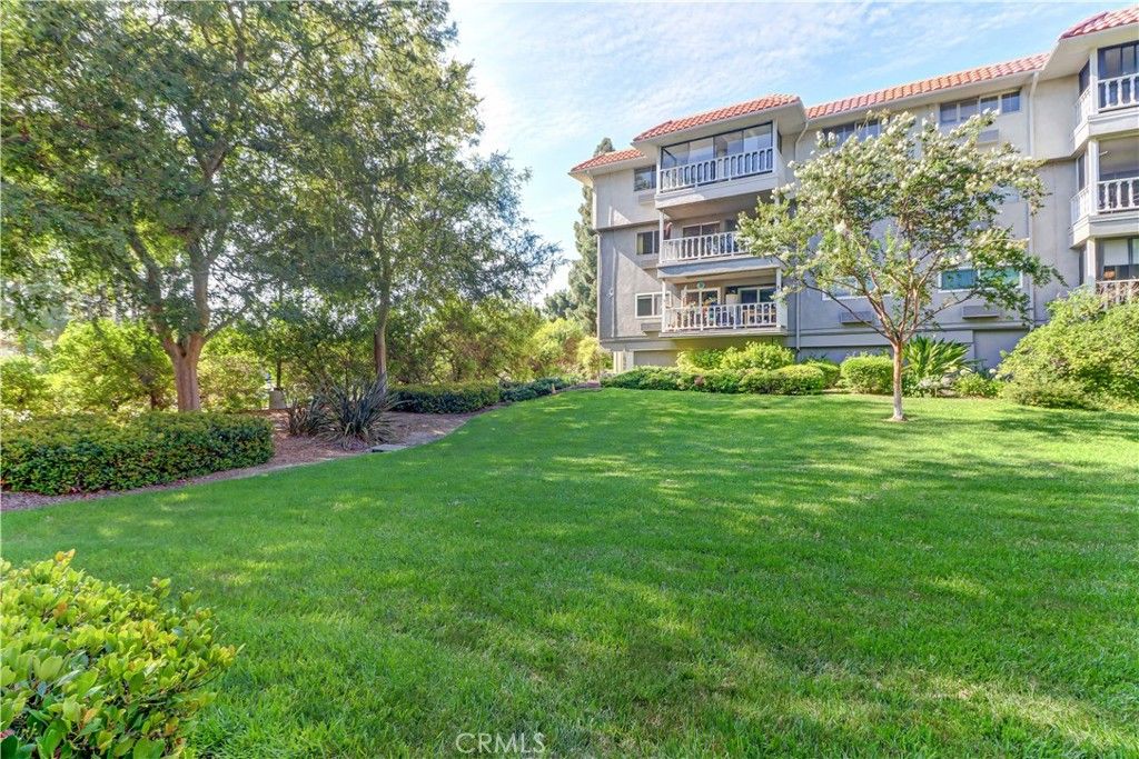 2404 Via Mariposa W 3D, Laguna Woods, CA 92637 — exterior