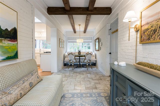 28 Ridgefield Place, Asheville, NC 28803