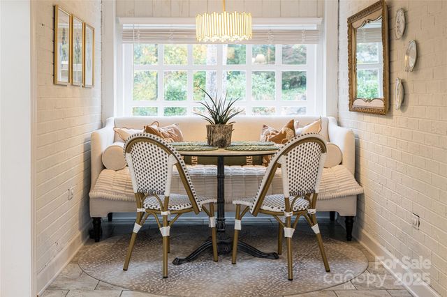 28 Ridgefield Place, Asheville, NC 28803