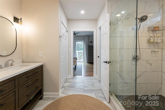 28 Ridgefield Place, Asheville, NC 28803