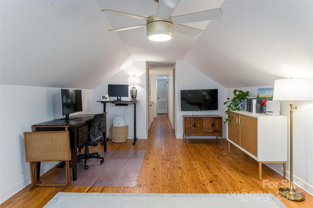 28 Ridgefield Place, Asheville, NC 28803