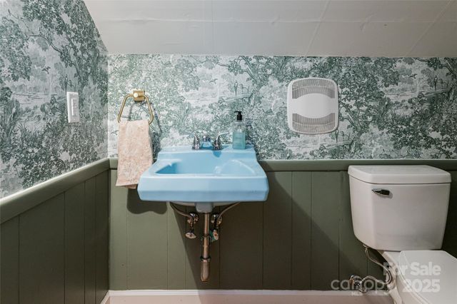 28 Ridgefield Place, Asheville, NC 28803