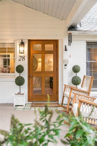 28 Ridgefield Place, Asheville, NC 28803