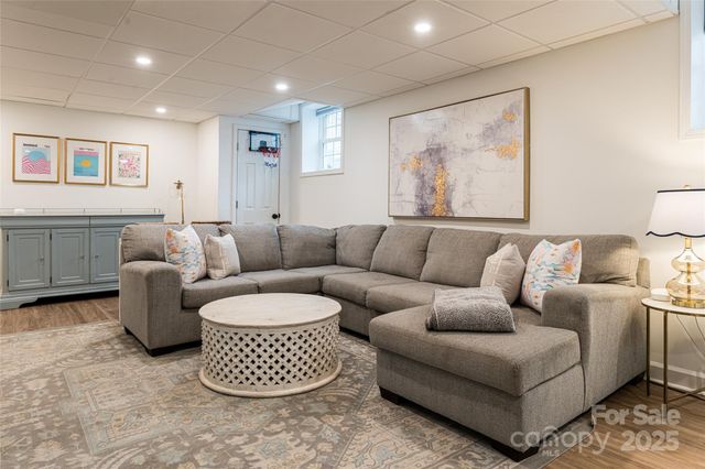 28 Ridgefield Place, Asheville, NC 28803