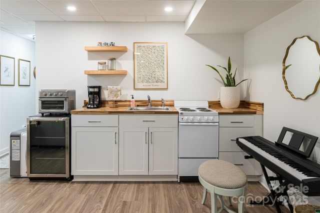 28 Ridgefield Place, Asheville, NC 28803