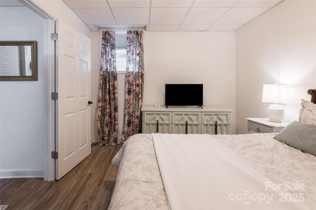 28 Ridgefield Place, Asheville, NC 28803