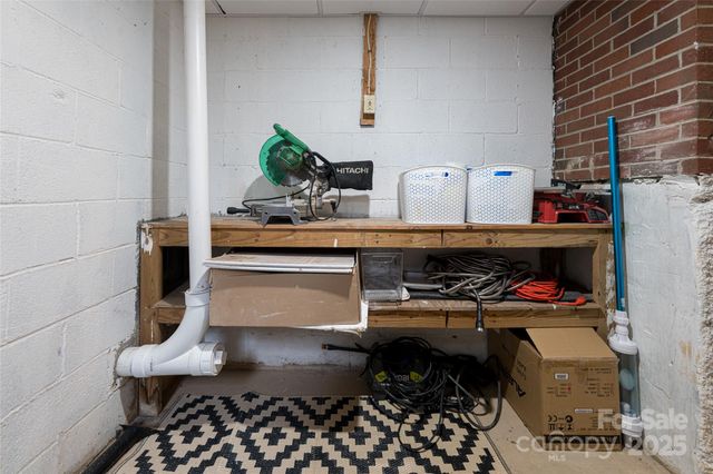 28 Ridgefield Place, Asheville, NC 28803