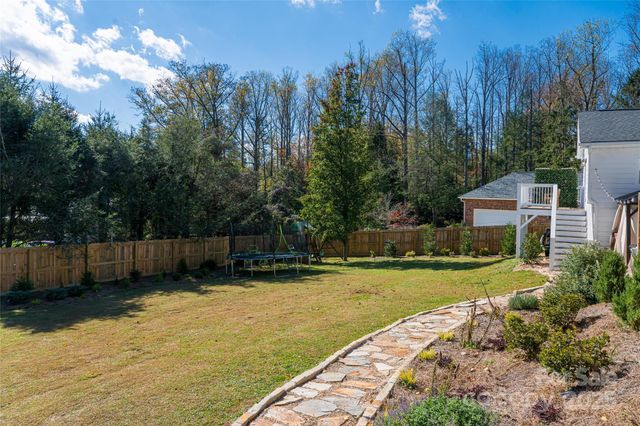 28 Ridgefield Place, Asheville, NC 28803