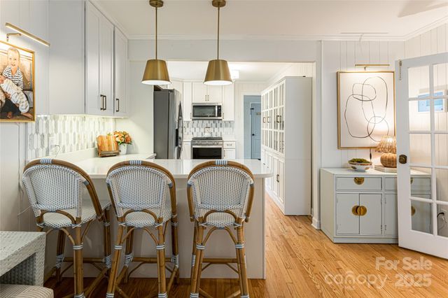 28 Ridgefield Place, Asheville, NC 28803