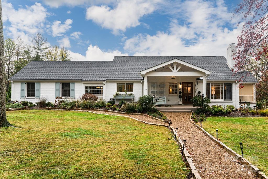 28 Ridgefield Place, Asheville, NC 28803