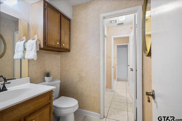 207 Grass Knoll Drive, Hideaway, TX 75771
