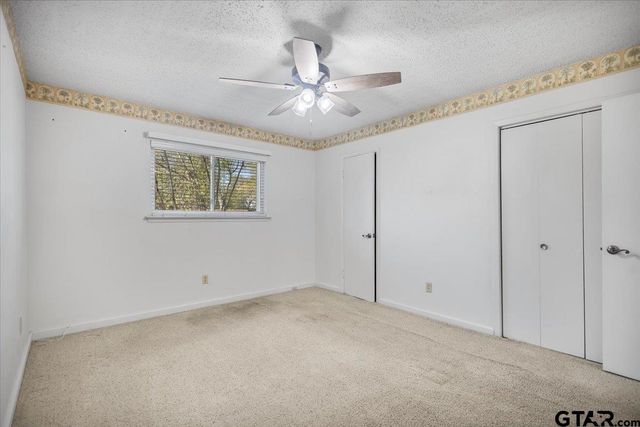 207 Grass Knoll Drive, Hideaway, TX 75771
