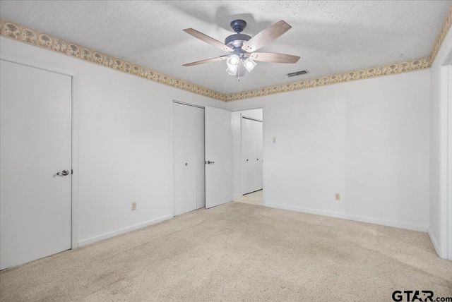 207 Grass Knoll Drive, Hideaway, TX 75771