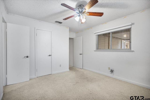 207 Grass Knoll Drive, Hideaway, TX 75771