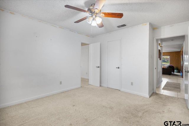 207 Grass Knoll Drive, Hideaway, TX 75771