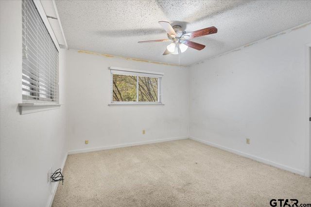 207 Grass Knoll Drive, Hideaway, TX 75771