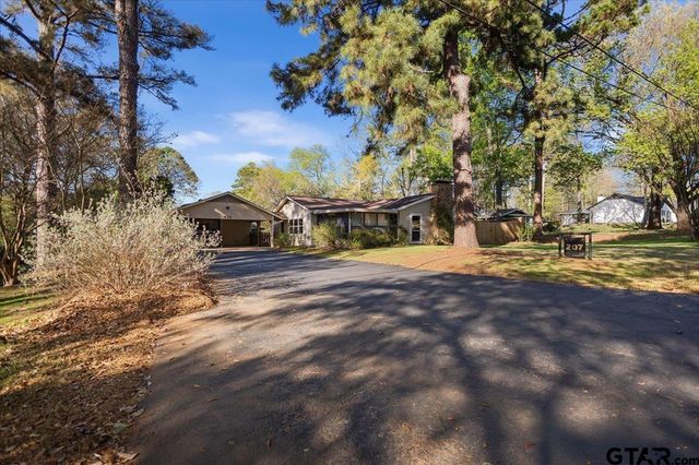 207 Grass Knoll Drive, Hideaway, TX 75771
