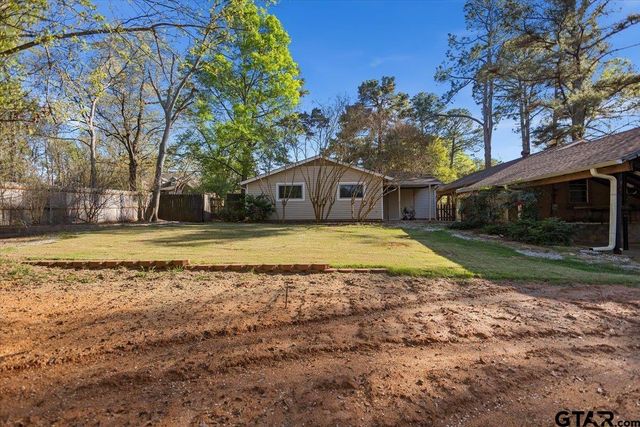 207 Grass Knoll Drive, Hideaway, TX 75771