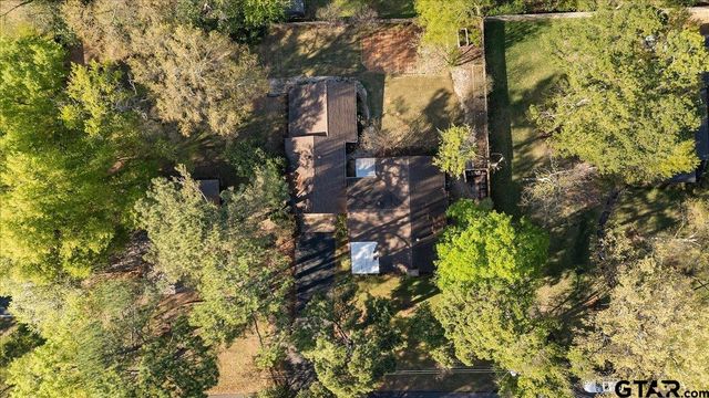 207 Grass Knoll Drive, Hideaway, TX 75771