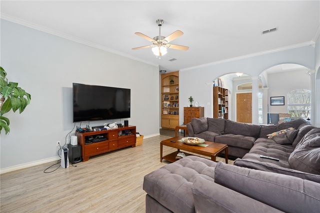 3921 Gladstone Dr, Corpus Christi, TX 78414