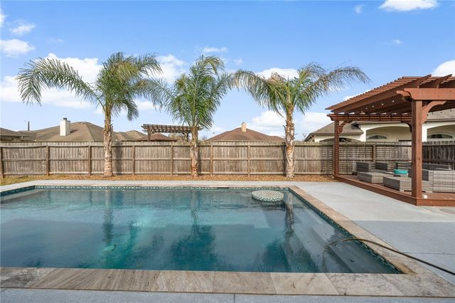 3921 Gladstone Dr, Corpus Christi, TX 78414