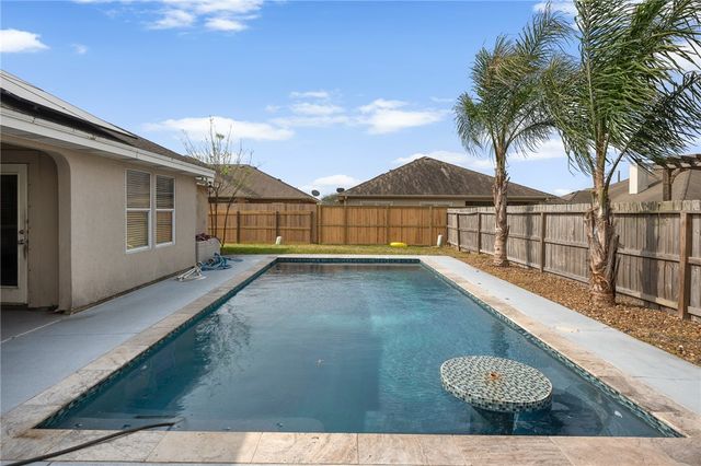 3921 Gladstone Dr, Corpus Christi, TX 78414