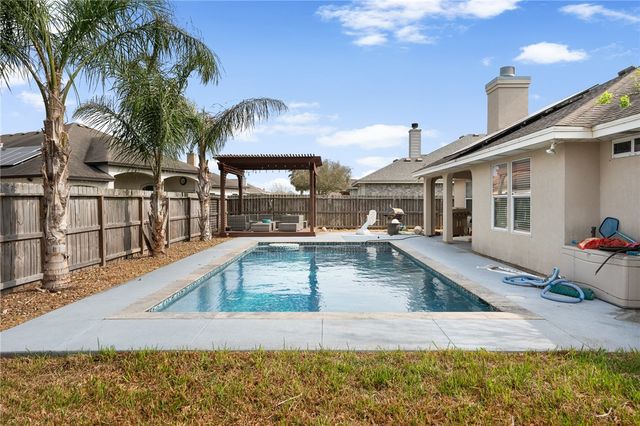 3921 Gladstone Dr, Corpus Christi, TX 78414