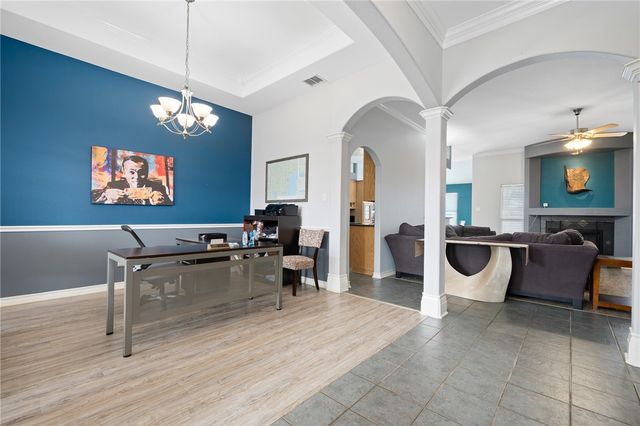 3921 Gladstone Dr, Corpus Christi, TX 78414