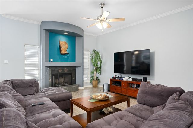 3921 Gladstone Dr, Corpus Christi, TX 78414