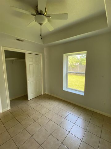 3815 Putnam Drive, Bacliff, TX 77518
