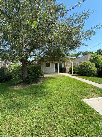 3815 Putnam Drive, Bacliff, TX 77518