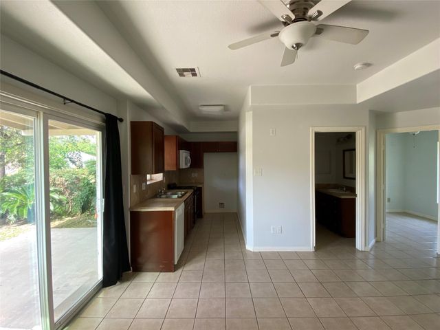 3815 Putnam Drive, Bacliff, TX 77518