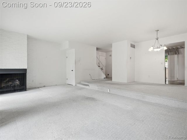 1204 Kings Cove Drive, Rochester Hills, MI 48306