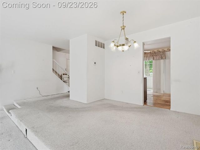 1204 Kings Cove Drive, Rochester Hills, MI 48306
