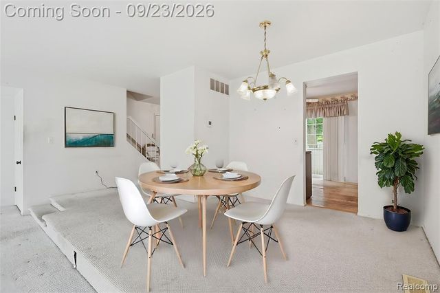 1204 Kings Cove Drive, Rochester Hills, MI 48306