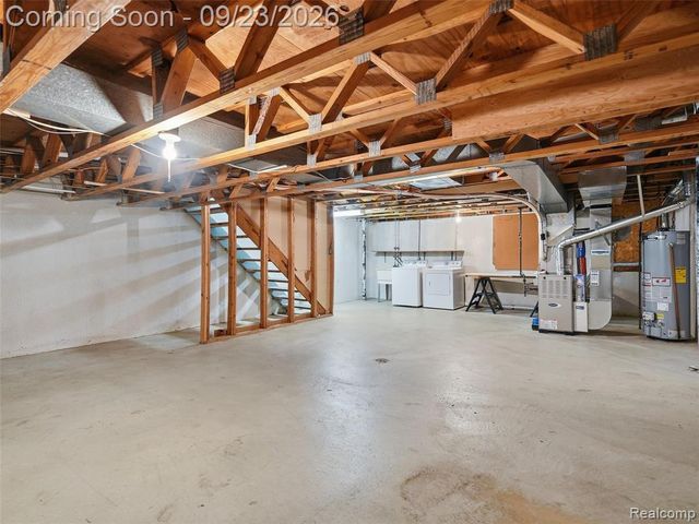 1204 Kings Cove Drive, Rochester Hills, MI 48306