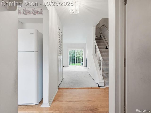 1204 Kings Cove Drive, Rochester Hills, MI 48306