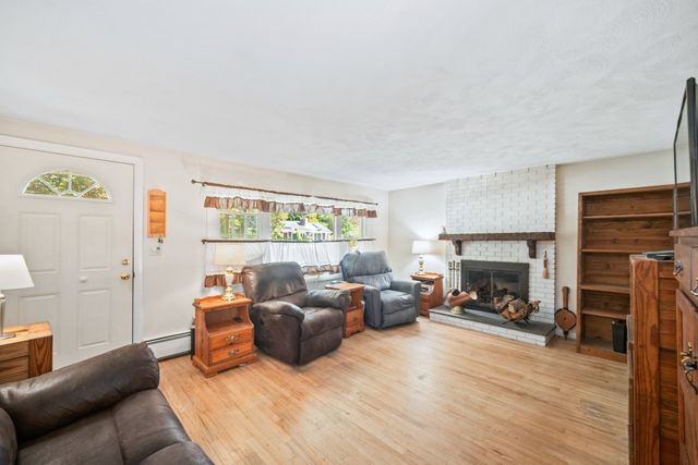 23 Pearson St, Chelmsford, MA 01824